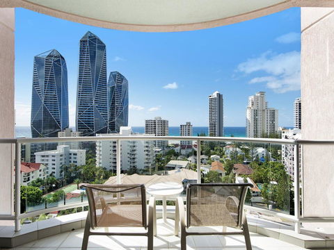 Gold Tower In The Oaks Hotel Surfers Paradise - 1020 - Lightning Ridge Tourism 2