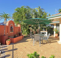 Golden Cane Bed  Breakfast - Lightning Ridge Tourism