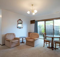 Golden Grain Motor Inn - Lightning Ridge Tourism