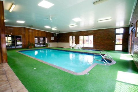Golden Grain Motor Inn - Lightning Ridge Tourism 2