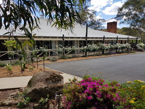 Golden Heritage Accommodation - Lightning Ridge Tourism 1
