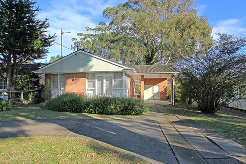 GOLF 39 MOLLYMOOK BEACH - Lightning Ridge Tourism 3