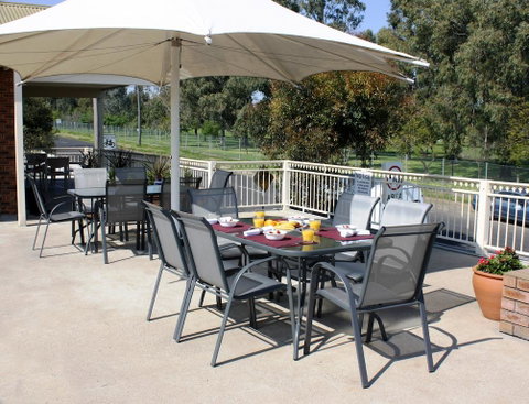 Golf Links Motel - Lightning Ridge Tourism 3