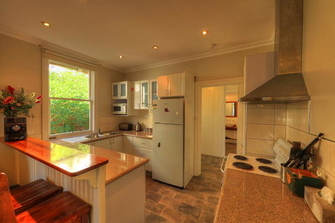 Grace's Spa Cottage - Lightning Ridge Tourism 2