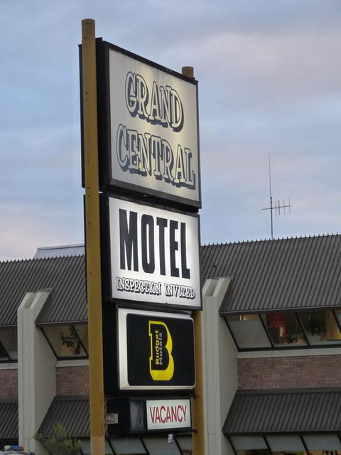 Grand Central Motel - Lightning Ridge Tourism 3