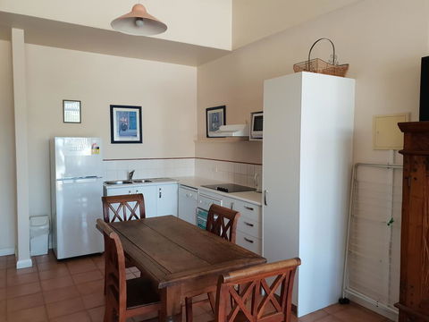 Granita's - Lightning Ridge Tourism 3
