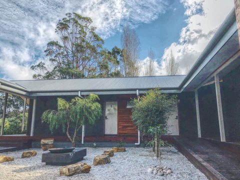 GRAPE JUICE STUDIOs 4km To Town And Surfers Point - Lightning Ridge Tourism 0