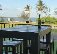 Grasstree Beachfront Shacks - Lightning Ridge Tourism