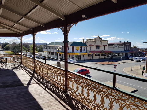 Great Central Hotel - Lightning Ridge Tourism 1