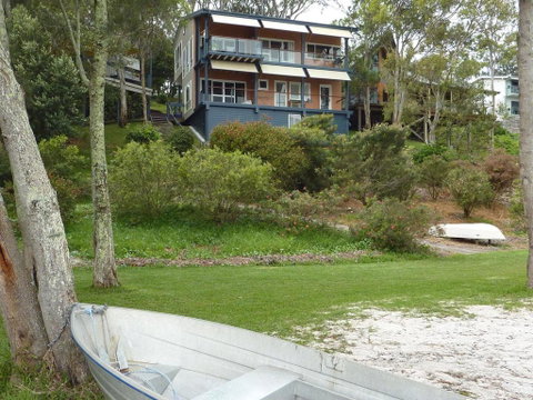 Green Point Lakehouse - Lightning Ridge Tourism 0