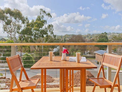 Hahndorf Haven-Central Hahndorf - Lightning Ridge Tourism 0