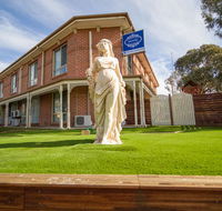 Hamilton's Queanbeyan Motel - Lightning Ridge Tourism