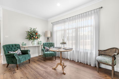 Hamptons On Figtree - Lightning Ridge Tourism 1