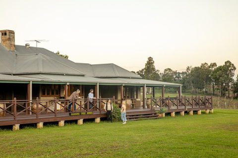 Hanging Tree Wines - Lightning Ridge Tourism 1