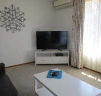 Harbour Lights Holiday Units - Lightning Ridge Tourism