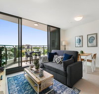 HARBOURSIDE- hosted by L'Abode Accommodation - Lightning Ridge Tourism