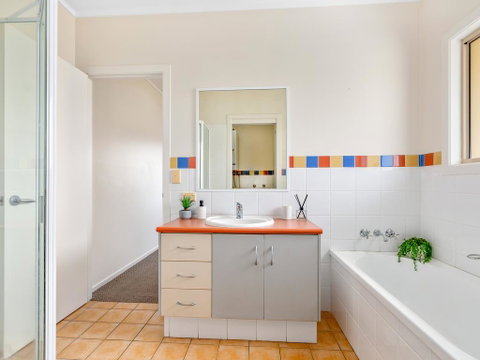 Hastings Cove Apartments - Tweed Coast Holidays - Lightning Ridge Tourism 2