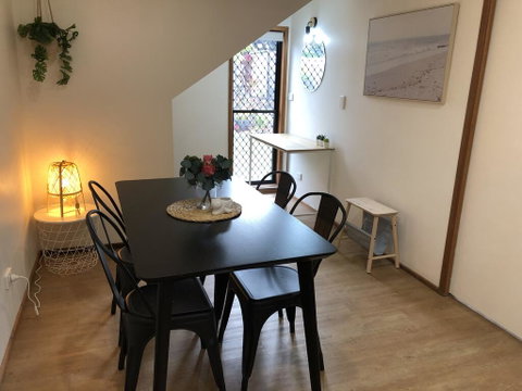 Haven Place Mooloolaba - Lightning Ridge Tourism 3
