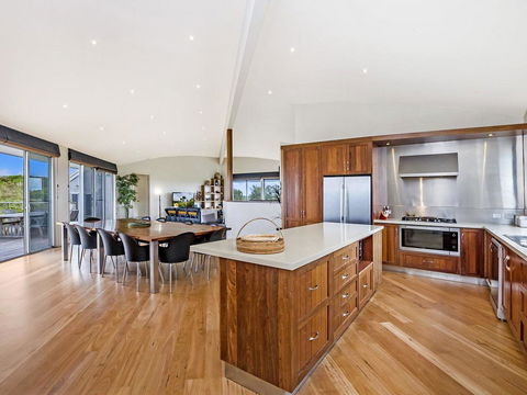 HEARN'S BEACH HOUSE - Lightning Ridge Tourism 2
