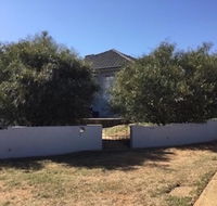 Hendersons Houses - Lightning Ridge Tourism