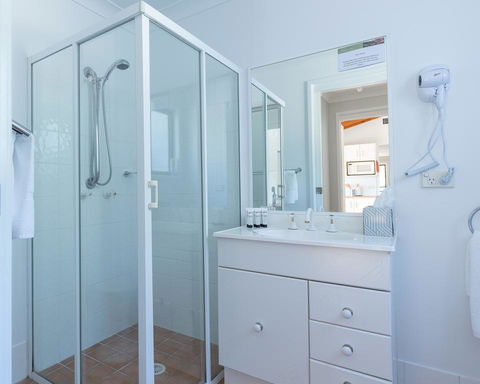 Hermitage Hideaway - Lightning Ridge Tourism 3