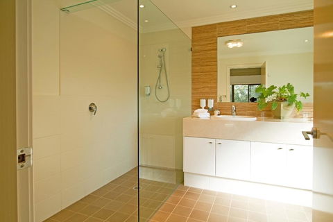 Hermitage Lodge - Lightning Ridge Tourism 2