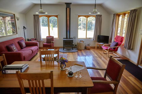 Herons Rise Vineyard Accommodation - Lightning Ridge Tourism 2