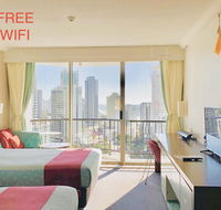 High Floor Twin Share with Ocean View at Surfers Paradise - Hotel Studio - Lightning Ridge Tourism