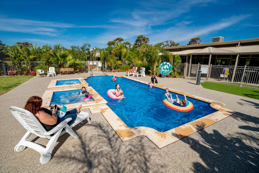 Bolivar SA Lightning Ridge Tourism