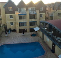 Hillarys Executive Apartment - Lightning Ridge Tourism