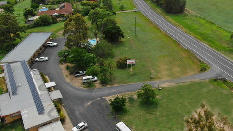 Hilldrop Motor Inn - Lightning Ridge Tourism 1