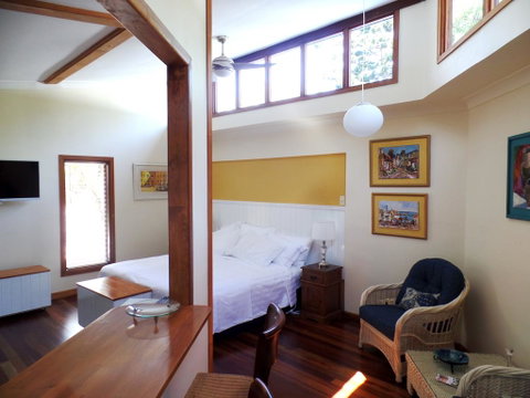 Hilltop B&B - Lightning Ridge Tourism 1
