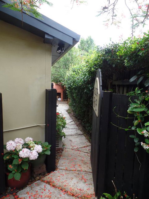 Hilltop B&B - Lightning Ridge Tourism 3