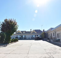 Hillview Motel - Lightning Ridge Tourism