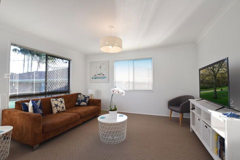 Holiday House - Lightning Ridge Tourism 3