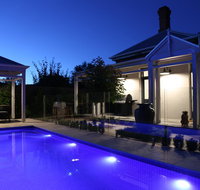 Hollidge House 5 Star Luxury Apartments - Lightning Ridge Tourism