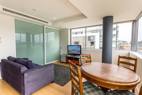 Honeysuckle Executive Suites - Lightning Ridge Tourism 2