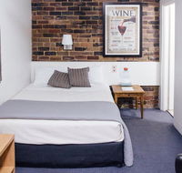 Hornsby Inn - Lightning Ridge Tourism