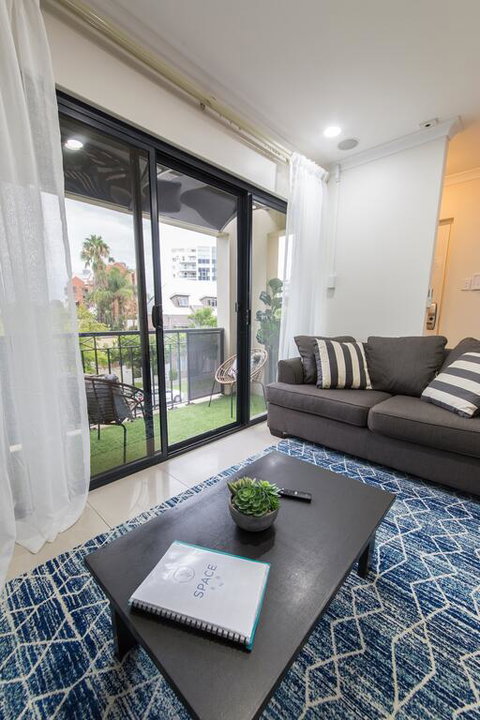 ISOLATION READY!! Super Size Me!! Top Location. Isolation Ready. Sanitised. Free CAT Bus, Pool, Gym And Everything At Your Finge - Lightning Ridge Tourism 3