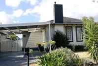 Jesson Crescent Dandenong Cozy House