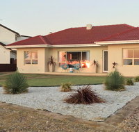 Jewel of the South Beachside Holiday Rental - Lightning Ridge Tourism