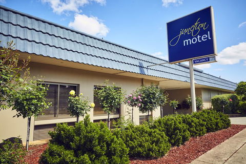 Junction Motel - Lightning Ridge Tourism 2