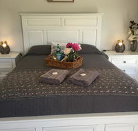 Kadi House Accommodation - Lightning Ridge Tourism