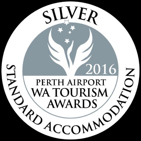 Kangaroo Inn - Lightning Ridge Tourism 3