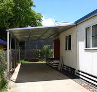 Kenny's Cabin - Lightning Ridge Tourism