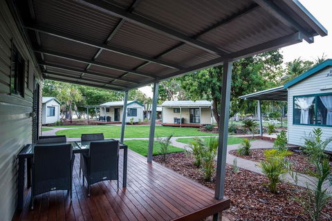 Kimberleyland Waterfront Holiday Park - Lightning Ridge Tourism 3