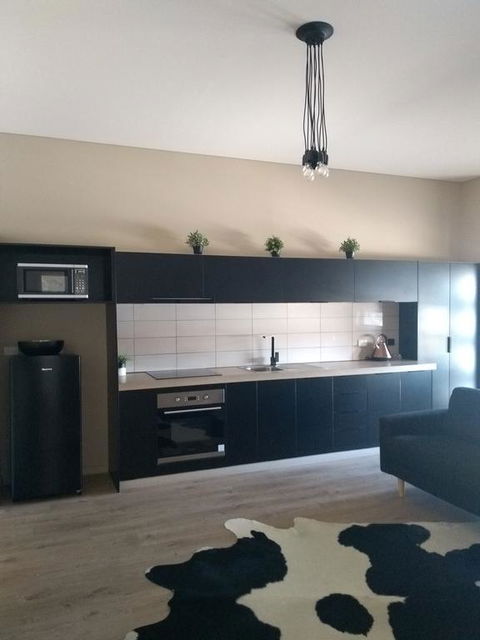Kindred Parkside Apartments - Lightning Ridge Tourism 0