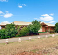 King III - you can honestly walk to Bimbadgen and Hope Estate concerts - Lightning Ridge Tourism