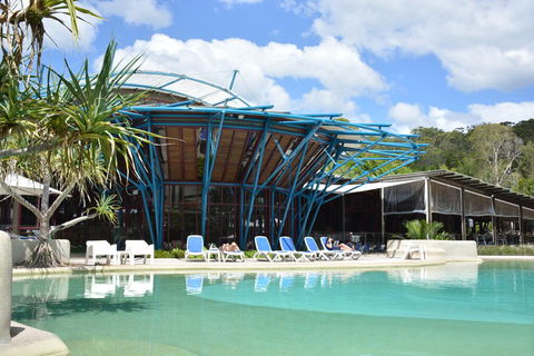 Kingfisher Bay Resort - Lightning Ridge Tourism 1