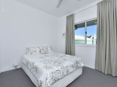 Kinloch Cottage Renovated To New On Daisy Hill Vineyard - Lightning Ridge Tourism 1